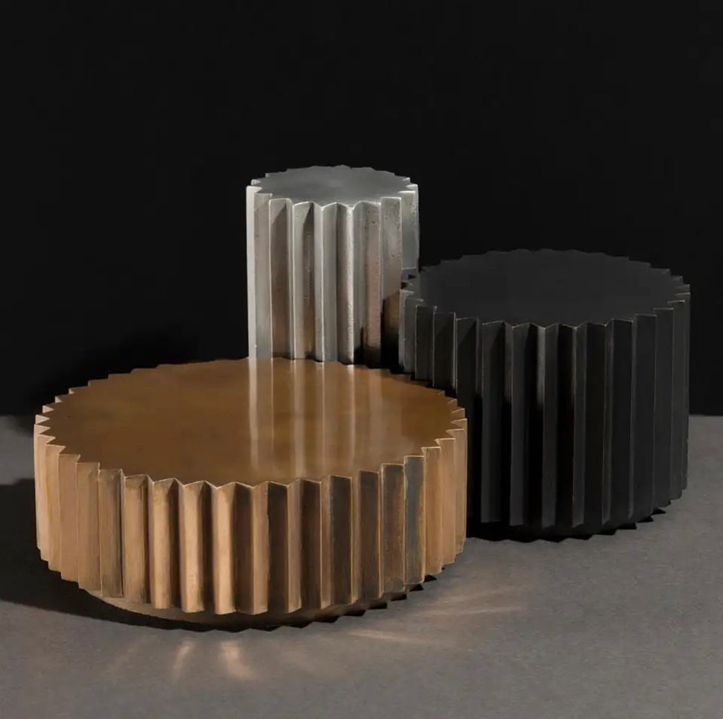 Curly Tops Table